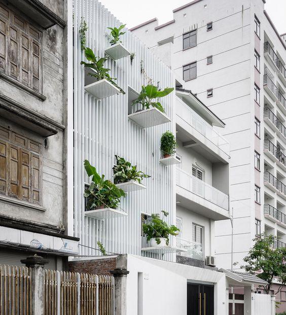 Cho thuê nhà mặt phố Trung Hòa - Trần Duy Hưng, 140m2, mặt tiền 6m