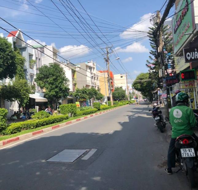 Bán nhà MTKD Nguyễn Cửu Đàm, P. Tân Sơn Nhì, Tân Phú, 4.5x20m đúc 2 lầu ST, giá 14 tỷ TL