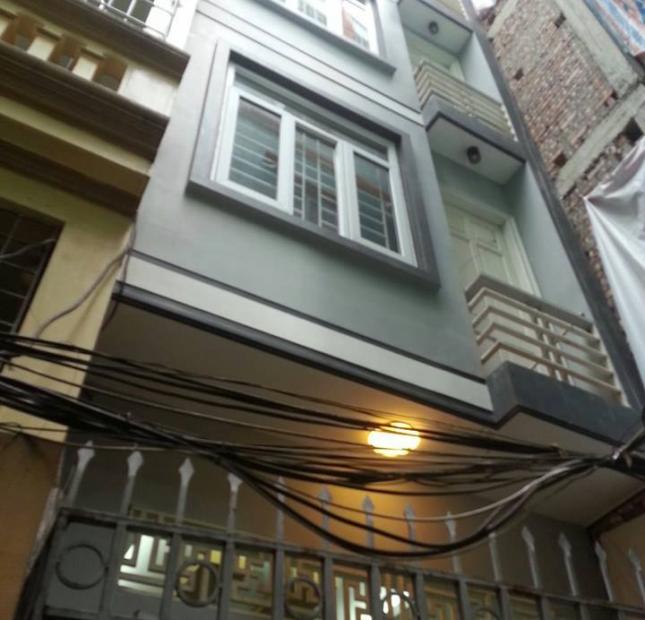 Cần bán nhà gấp trong tháng này,nhà 45m2 trên phố Khương Đình, giá 3,5 tỷ.