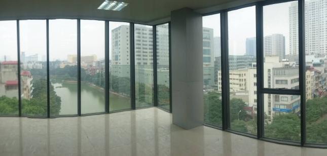 Nhượng sàn thông DT 20m2 tại phố Vũ Trọng Phụng, LH 01647021758
