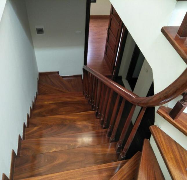 Bán nhà phân lô, ô tô vào nhà, ngõ 119 Giáp Bát, DT 50m2, 5 tầng, giá 5.3 tỷ