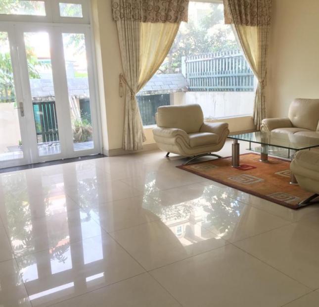 Cần bán gấp căn villa giá rẻ mặt tiền đường lớn Nguyễn Văn Hưởng, Quận 2