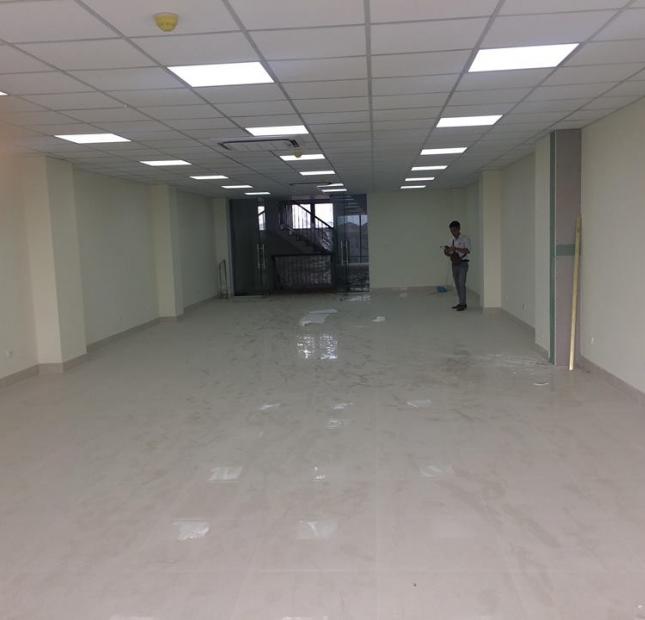 Cho thuê mặt sàn làm Văn phòng, Showroom 120m2- 140m2 tại 17 Nguyễn Xiển LH: 01672212171 ( Mr Hòa )
