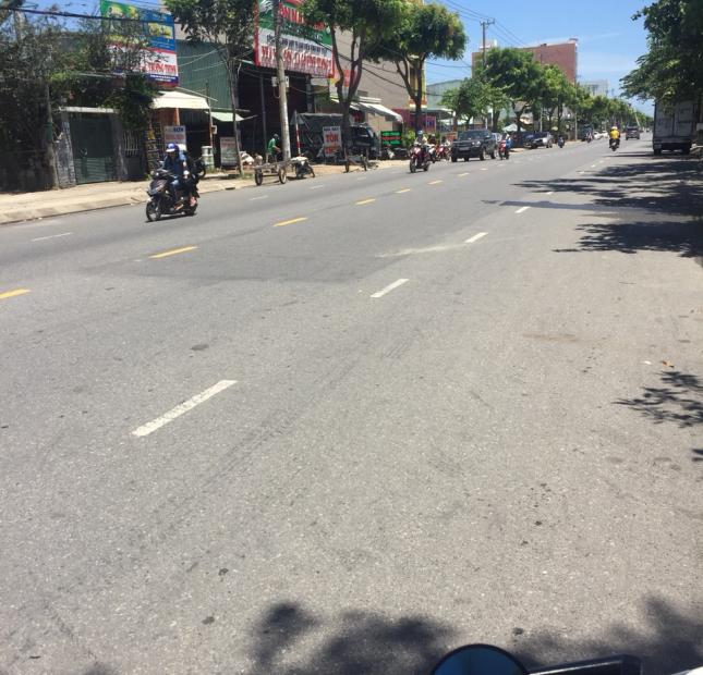 Chính chủ bán gấp lô đất mặt tiền đường Phạm Hùng, gần bến xe, hướng Đông