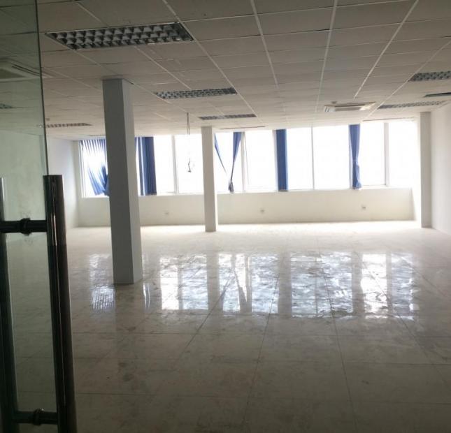 Cho thuê văn phòng tại Hoàng Ngân - Nguyễn Thị Định, diện tích 150 m2, thông sàn giá 30 triệu/tháng