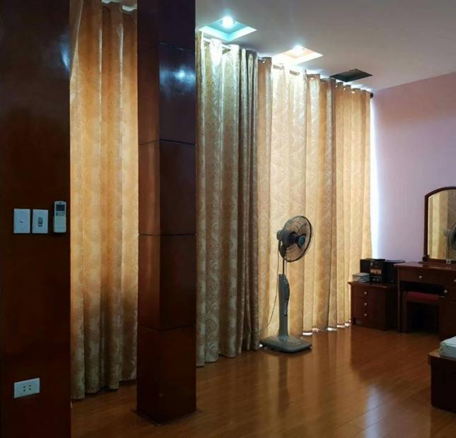 Bán nhà phố Hoàng Ngân, Cầu Giấy, 63m2, 5 tầng, ô tô vào nhà, giá 12.5 tỷ