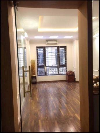 Bán nhà ngõ 45, Võ Chí Công, DT 44m2, 5.5 tầng, giá 5,9 tỷ, nhà mới ở ngay