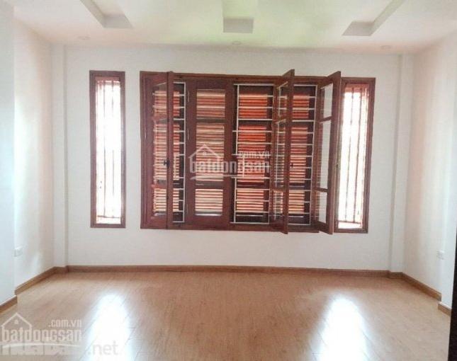 NHANH TAY nhà SÁT PHỐ NguyễnChíThanh,ĐốngĐa,40m2x5Tầng,MT5m,Ngõ Thông oto đỗ gần nhà giá 4,2 tỷ