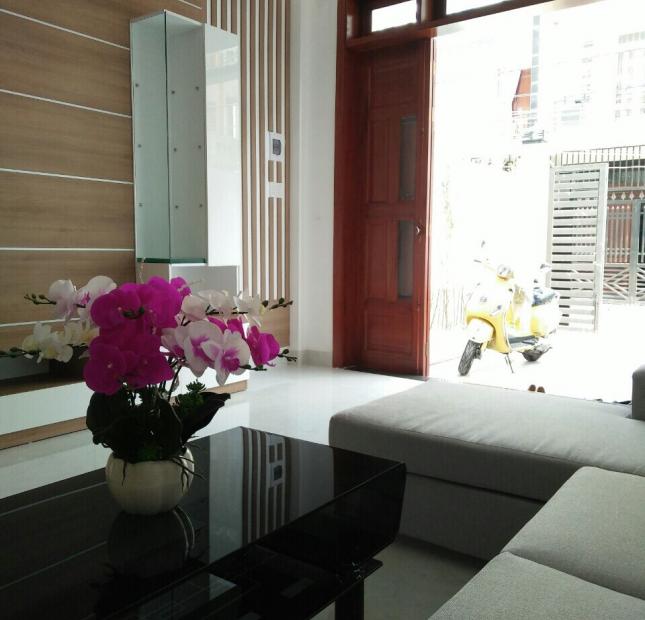Bán nhà mới đẹp ở luôn ở Thanh Xuân, sát phố, diện tích 50m, giá 3.5 tỷ