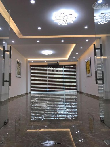 Cho thuê mặt bằng kinh doanh mặt phố Lạc Long Quân, DT 60m2 x 5T, MT 6m, vỉa hè 4m, giá 40tr/th