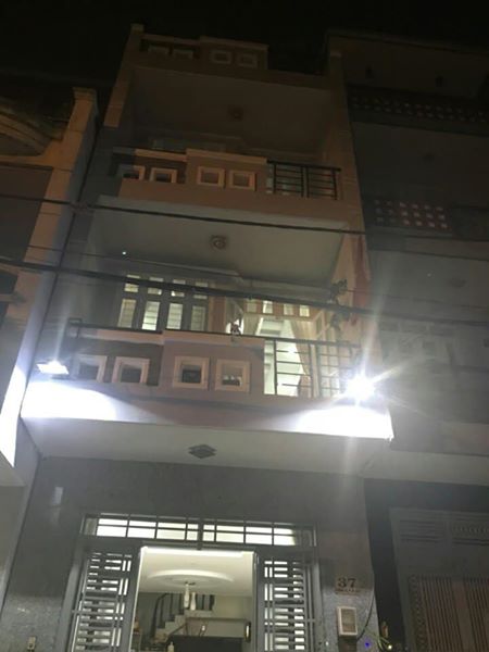 Định cư bán gấp nhà hẻm 6m Trần Phú P.4 Q.5 (4*12m)