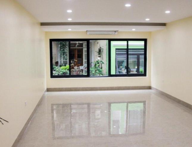 Cho thuê nhà riêng ngõ 111 Nguyễn Xiển, 60 m2 một tầng tiện làm vp