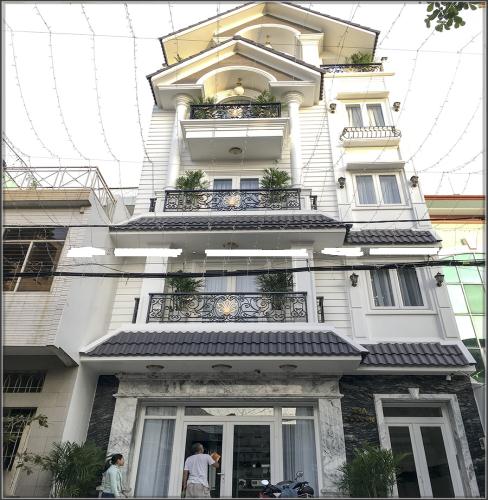 Bán nhà mặt tiền đường 18, Phạm Văn Đồng 4 Lầu 7 phòng ngủ tiện kinh doanh