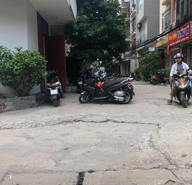 Cần bán gấp nhà Nguyễn Xiển nhà đẹp nhất ngõ 2 mặt tiền oto tránh, xe máy đua 50m2 MT 6m LH 0971959894.