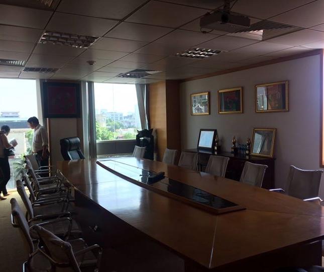 Văn phòng cao cấp, 50m2, mặt phố quận Hoàn Kiếm
