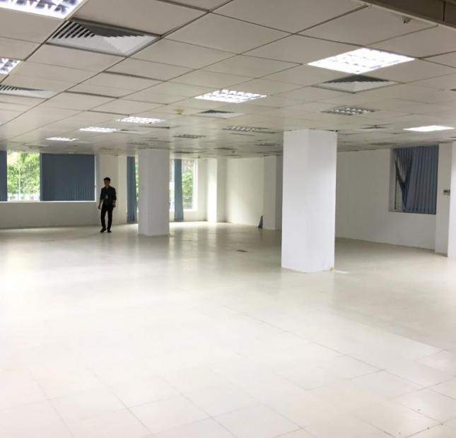 Cho thuê văn phòng cao cấp 60m2 mặt phố Trần Hưng Đạo, quận Hoàn Kiếm