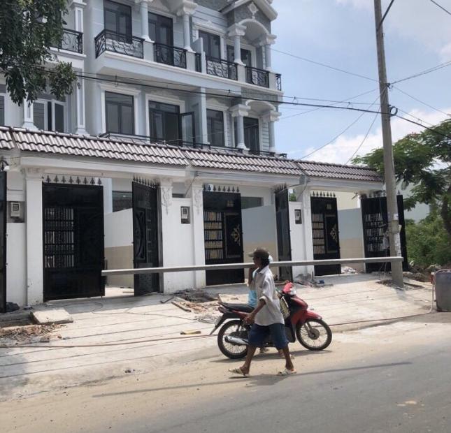 Bán nhà mặt tiền đường Nguyễn Thị Hương, thị trấn Nhà Bè, 2 lầu sân thượng, DT 76m2 giá 4.5 tỷ