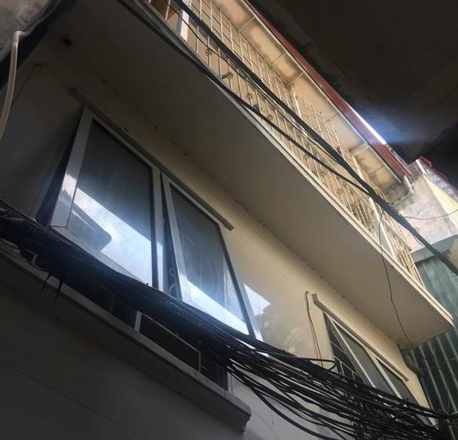Bán nhà ngõ 39 phố Giang Văn Minh 4 tầng, giá 1,8 tỷ đồng, LH 01668826135