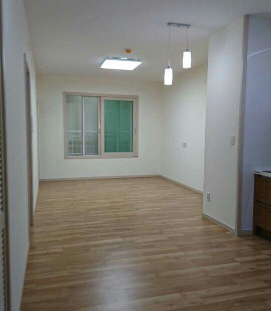Bán cắt lỗ căn hộ 74.35m2 tầng 11 CT7 Booyoung Mỗ Lao, Hà Đông, có 2PN, 2VS ban công ĐB