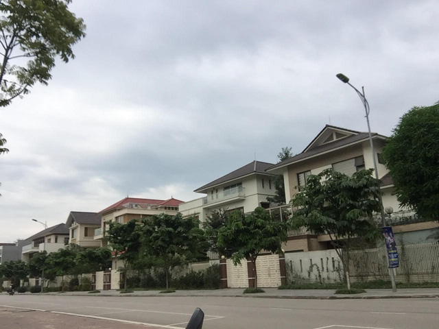 Bán biệt thự đường Nguyễn Hữu Trí , khu dân cư Vạn Phát Cồn Khương . Diện tích 10m x 35m