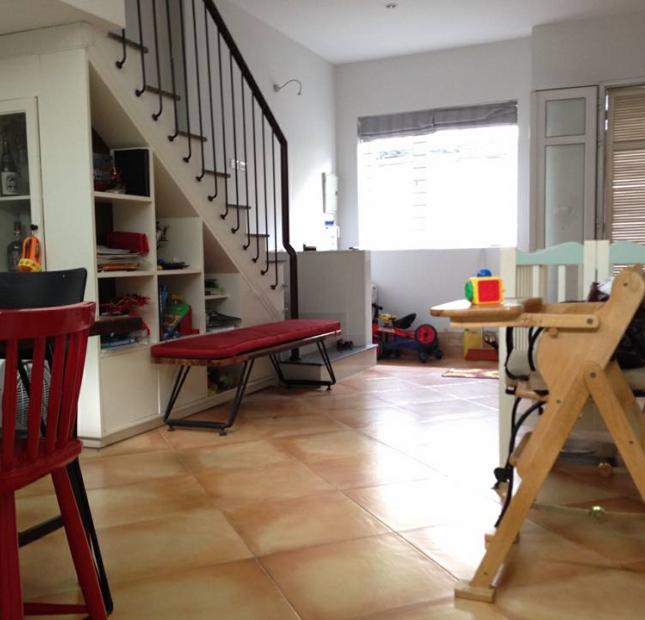 Hót nhà đẹp cần bán gấp nhà Trương Định 45m 5 tầng.