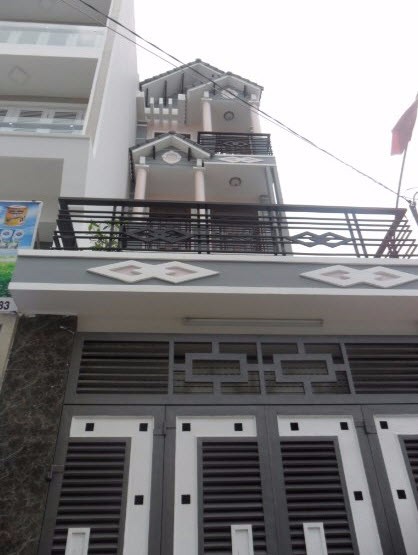 Bán nhà 2 lầu mặt tiền Cao Thắng, P. 11, Q. 10, DT: 3.6x12m, giáp 3-2.