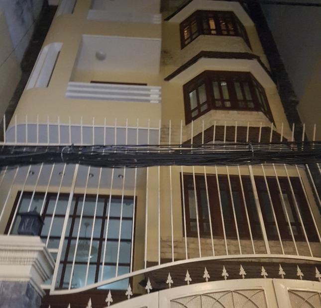 Bán nhà mặt tiền Cư Xá Đô Thành, P. 4, Quận 3, DT: 4.6 x 15m, nhà 5 lầu, thang máy giá 14.8 tỷ.