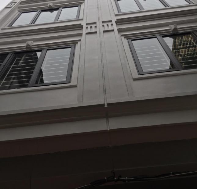 Bán nhà Vũ Tông Phan cách 1 nhà ra phố, DT 50m2 * 5 tầng, thoáng 2 mặt, giá rẻ nhất thị trường