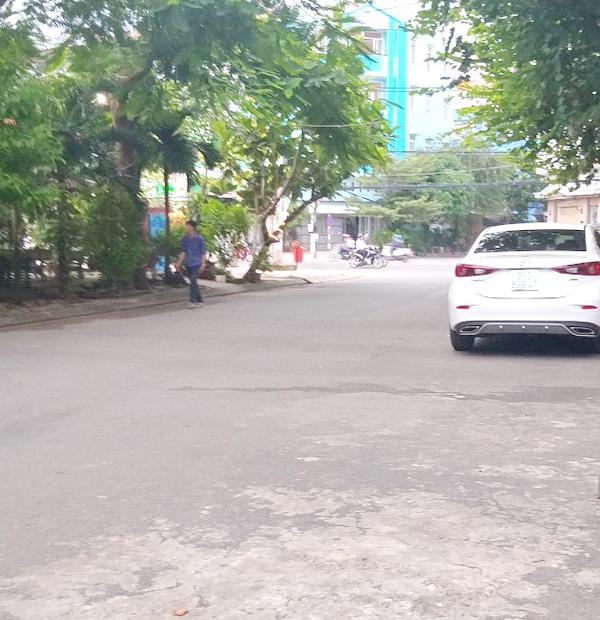 Bán nhà phố 3 lầu mặt tiền đường Tạ Quang Bửu Phường 5 Quận 8
