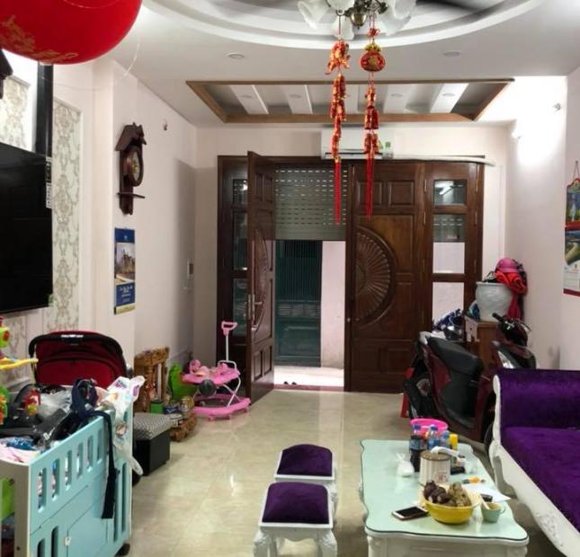 Bán nhà ngõ 85 Nguyễn Lương Bằng, Đống Đa, giá chỉ hơn 4 tỷ, DT 38m2, 5 tầng
