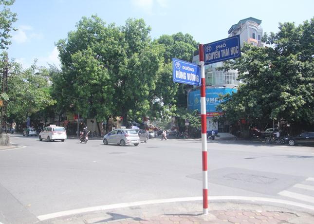 Cho thuê nhà 2 mặt phố Nguyễn Thái Học, Ba Đình,35 triệu