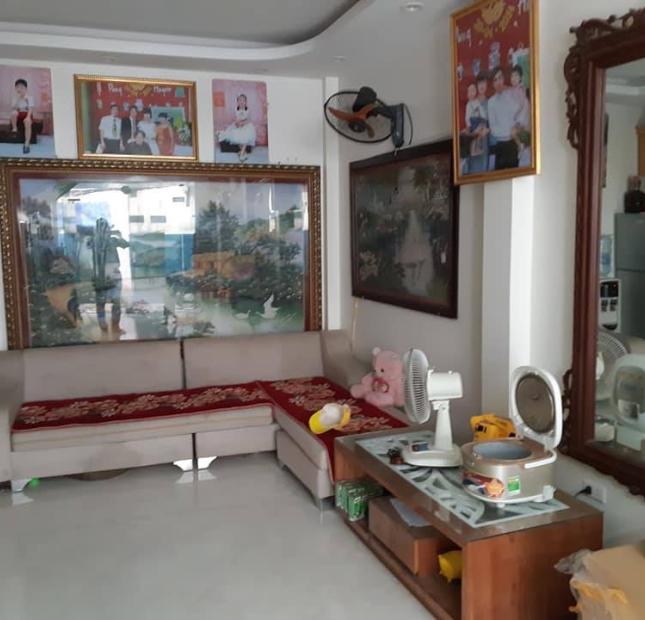 Bán nhà Duy Tân, Cầu Giấy 36m2, 4 tầng, nhà đẹp ở ngay