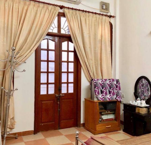 Nhà siêu đẹp lô góc Cầu Giấy, 54m2, 4 tầng, lạ độc đáo