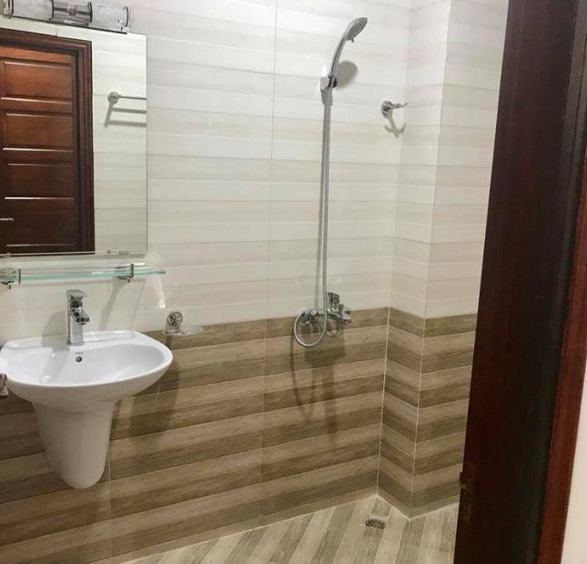 Bán nhà đẹp như trong tranh, nhà Nguyễn Văn Cừ, Long Biên. DT 60m2 quá khủng, gia lộc ầm ầm