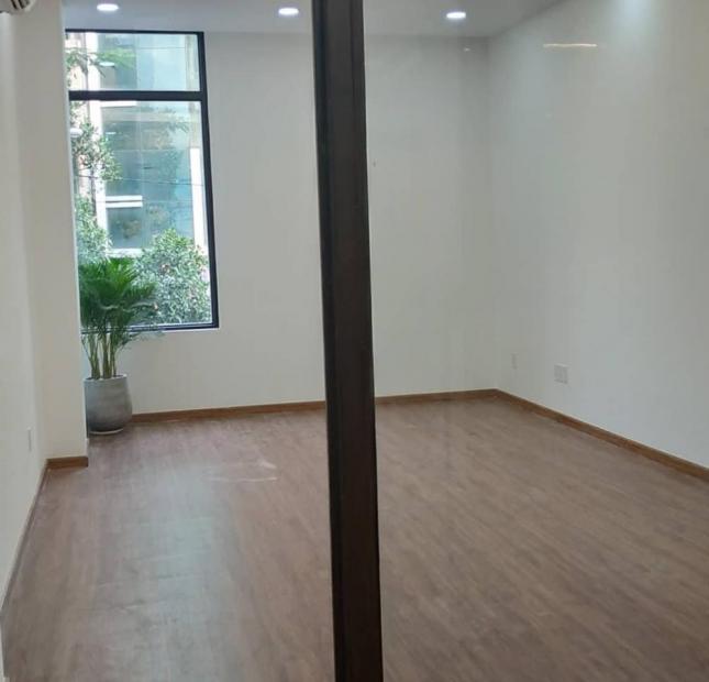 Văn phòng cho thuê MT Nguyễn Văn Giai, P. Đa Kao, Q1, 50m2, giá chỉ 18tr/th, LH 0905769898