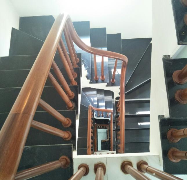 Bán nhà ngõ 305 Bạch Mai, Hai Bà Trưng, 40m2, 4 tầng cách phố 30m, giá 3,2 tỷ
