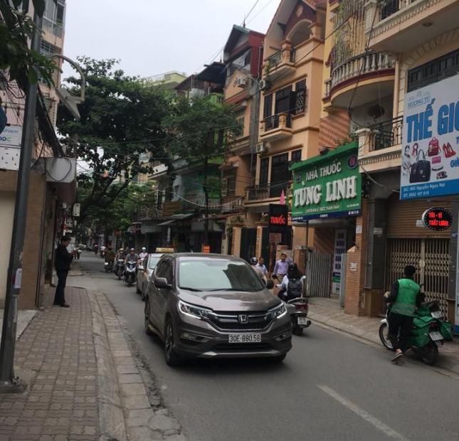 Bán nhà mặt phố Nguyễn Ngọc Nại, kinh doanh tốt, vỉa hè, ô tô tránh, 40m2, giá 7.9 tỷ