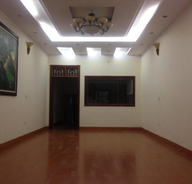 Cho thuê nhà riêng phố Trịnh Hoài Đức - Đống Đa, 50m2, 4 tầng giá 18 triệu