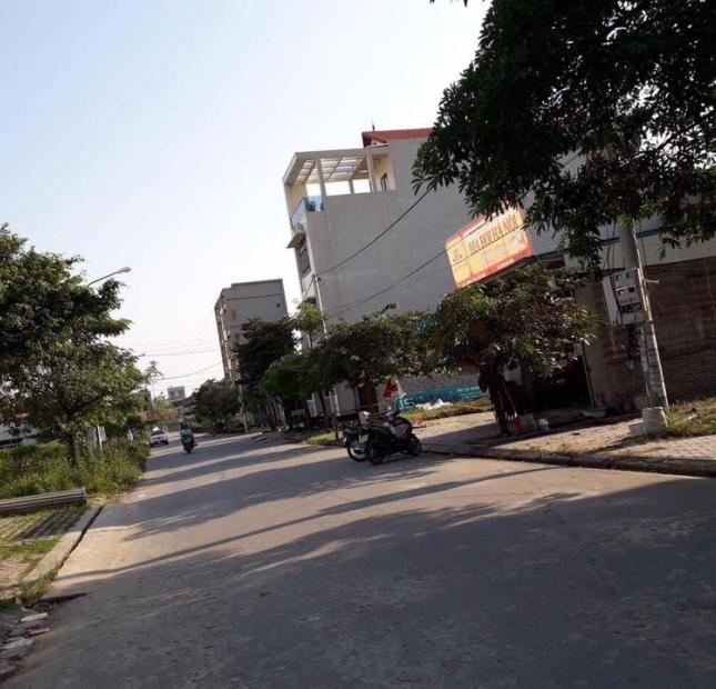 CC cần bán lô đất thị trấn Hồ, gần chợ trung tâm huyện Thuận Thành, LH 0971690092