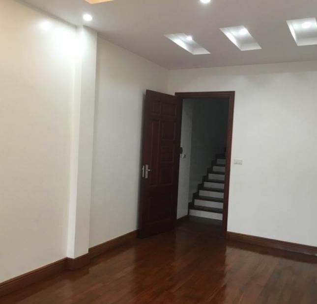 Bán nhà 4 tầng đẹp, 2 mặt thoáng, DT 45m2, ngõ Thái Thịnh