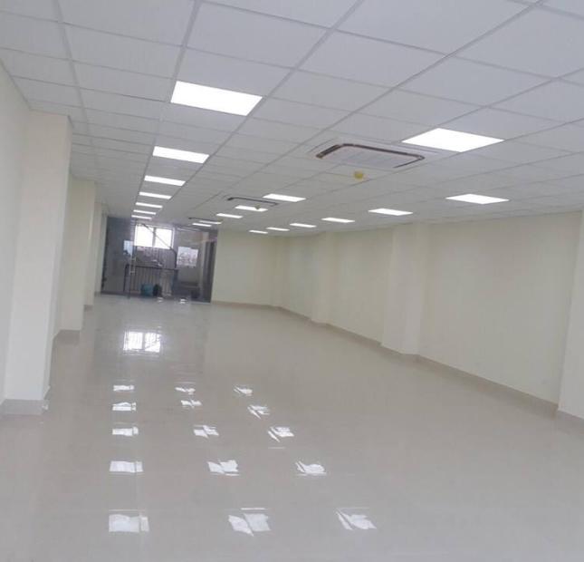 Cho thuê sàn làm Showroom, nội thất tại 17 Nguyễn Xiển, giá thuê chỉ 180.000đ/m2/tháng