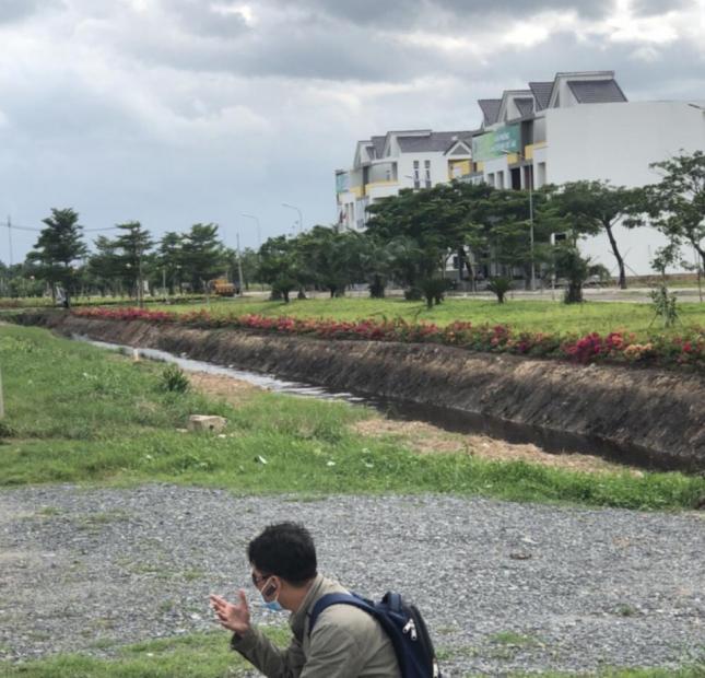 Bán lỗ lô đất mặt tiền Nguyễn Văn Siêu 620 triệu. 