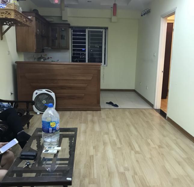 Cho thuê căn hộ 102 Thái Thịnh 68m2, 2PN, đồ cơ bản, giá 8.5tr/th