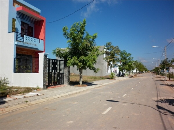 Sang gấp lô đất mặt tiền đường  Trần Văn Mười , huyện Hóc môn 