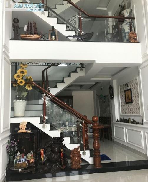 Cần bán gấp căn nhà 3 tầng đường Phạm Văn Chiêu, Gò Vấp, Sổ hồng riêng