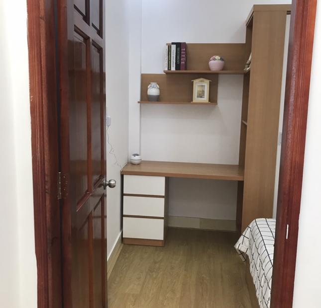 Bán nhà 1 trệt 2 lầu giá 1,65 tỷ HXH sát Gò Vấp, sổ hồng