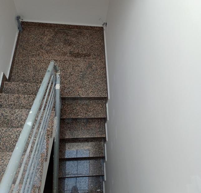 Bán nhà hẻm 874 Đoàn Văn Bơ, P16, Q4. DT: 5x6m, giá: 3,6 tỷ