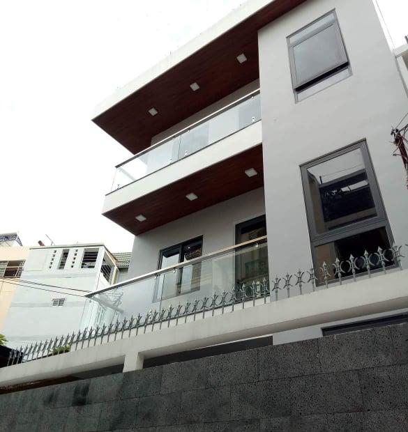 Bán nhà MT Nguyễn Văn Đậu, quận BT, DT 4.2x19m, 1 trệt 4 lầu nhà mới 100%, giá 18.7 tỷ