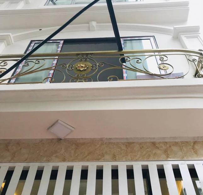 Bán nhà ngõ 5 Phan Đình Giót, La Khê, Hà Đông, diện tích 40m2, giá 2,2 tỷ, LH 0979788218