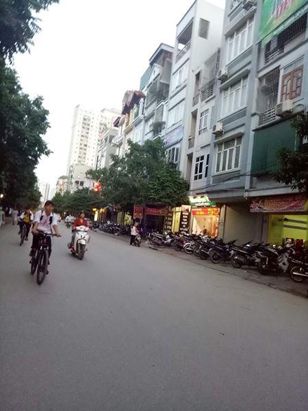 Cho thuê nhà nguyên căn khu Đấu Giá mặt đường Nguyễn Viết Xuân kéo dài, Hà Đông. 
